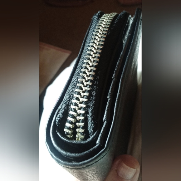 🖤DKNY BLACK ZIPPER AND SNAP WALLET🖤 - Picture 7 of 11